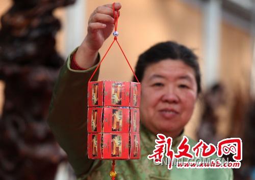 扑克变身“六面花灯”