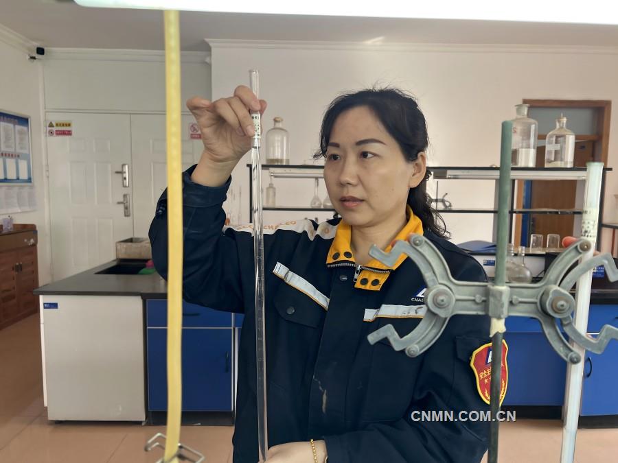 奏响化验人生的精彩华章——记中铝山东企业2024年度劳动模范山铝环境新材料公司宋丽娜